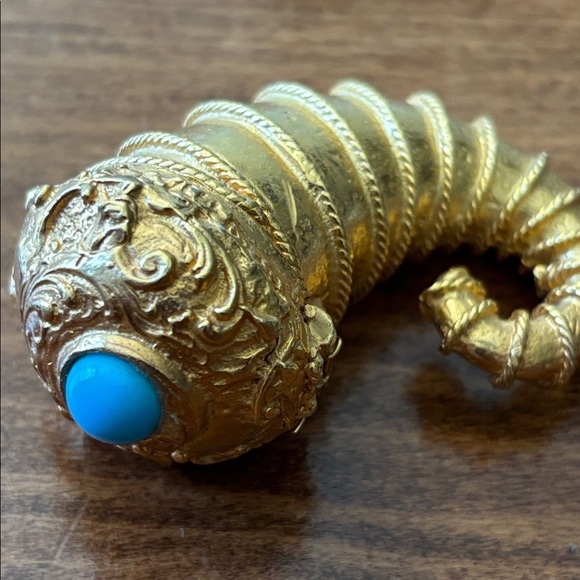 Gold Ornate snuff box with Turquoise Accent - Picture 2 of 4